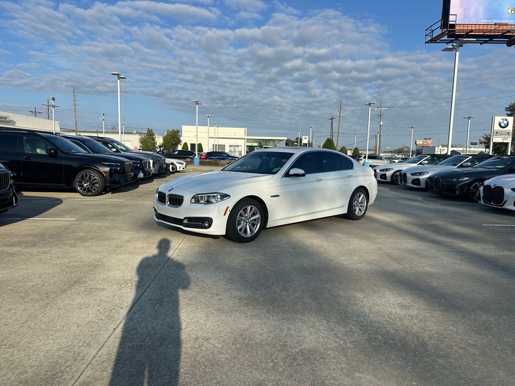 2016 BMW 5 Series 528i's photo