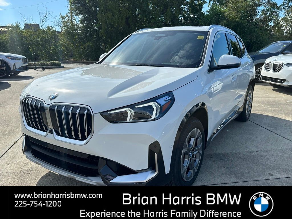 2026 BMW X1 28i's photo