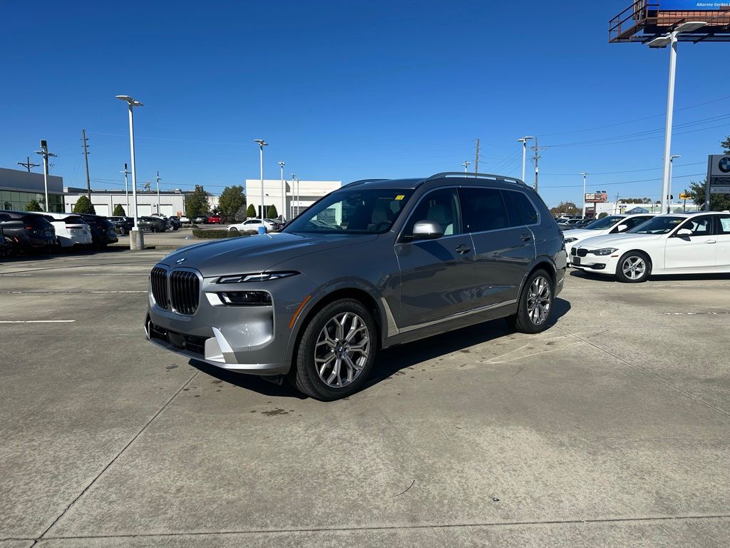 2026 BMW X7 40i's photo