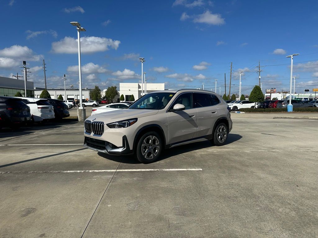 2026 BMW X1 28i's photo