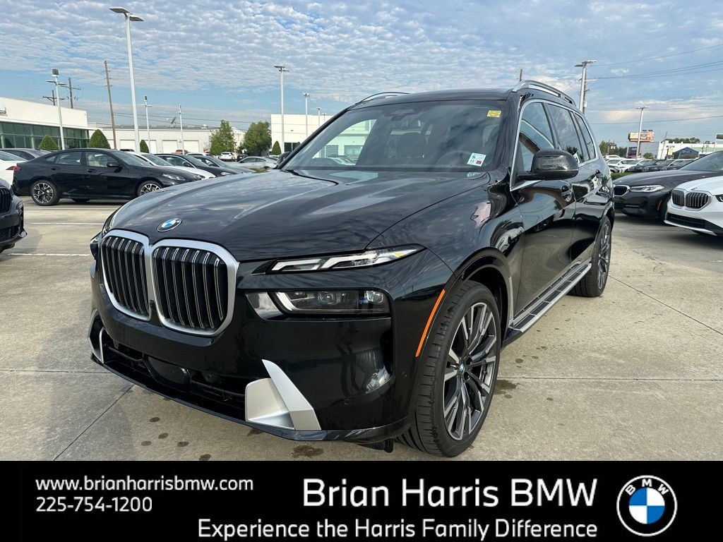 2023 BMW X7 40i's photo