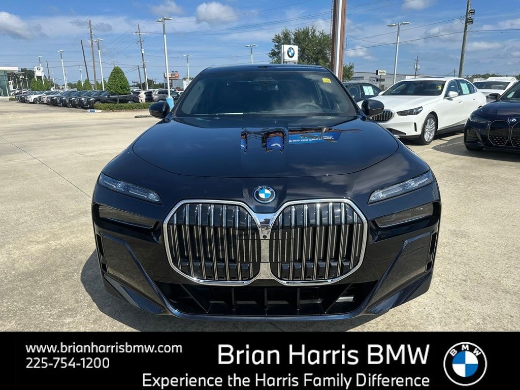 New 2026 BMW 750e xDrive Sedan