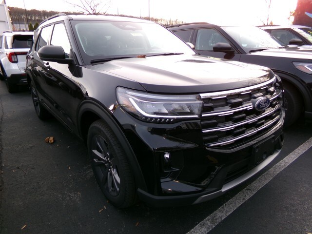 2026 Ford Explorer photo 3