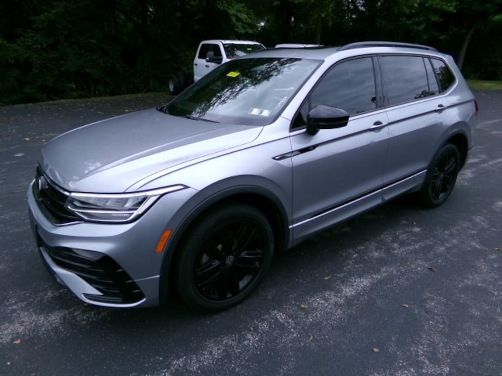 Used 2022 Volkswagen Tiguan SE R-Line Black AWD SUV