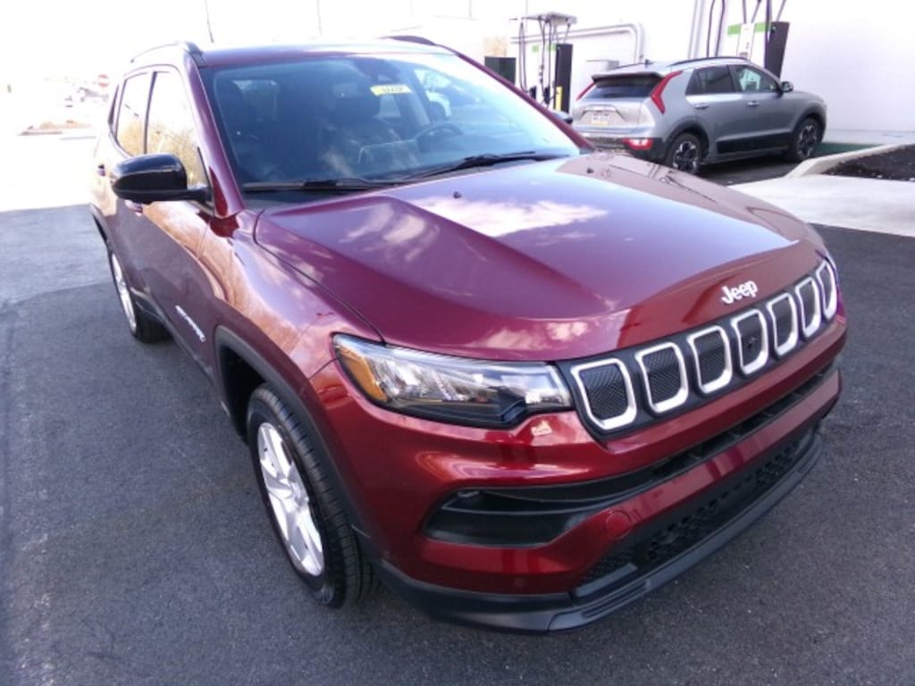 Used 2022 Jeep Compass Latitude 4WD SUV