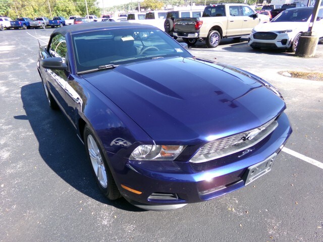 2012 Ford Mustang V6 Convertible photo 2