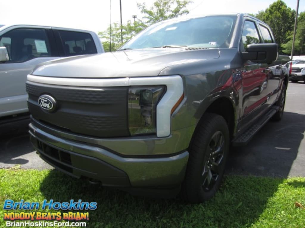 New 2025 Ford F-150 Lightning Flash Extended Range CrewCab 4x4 Truck SuperCrew Cab