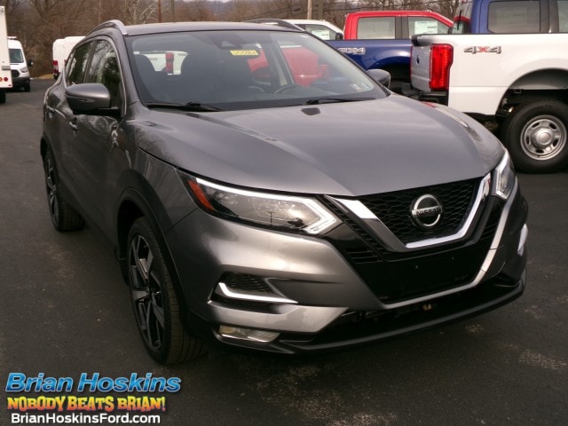 2022 Nissan Rogue Sport SL's photo