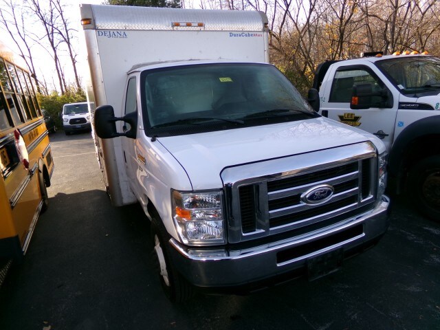 2016 Ford E-350 photo 2