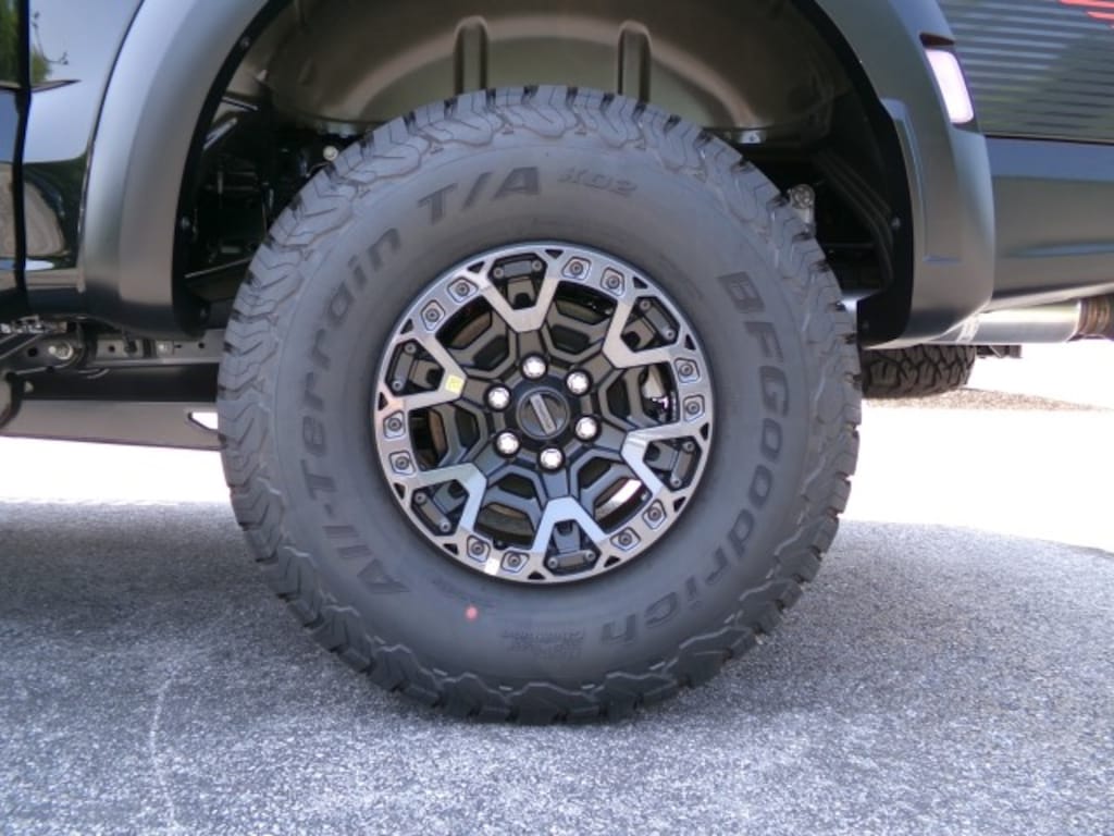 New 2026 Ford F-150 Raptor R CrewCab 4x4 Truck SuperCrew Cab