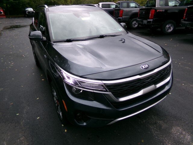 2021 Kia Seltos S photo 2