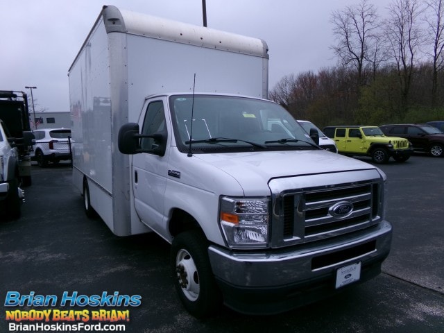 2023 Ford E-Series DRW E-450 Super Duty 158 in WB's photo