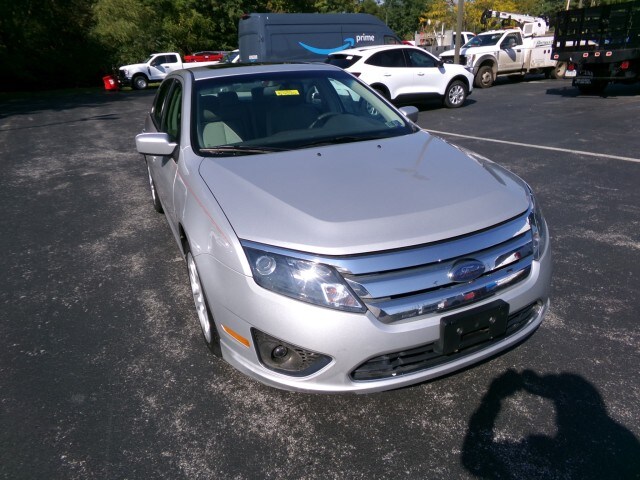 2010 Ford Fusion SE photo 2