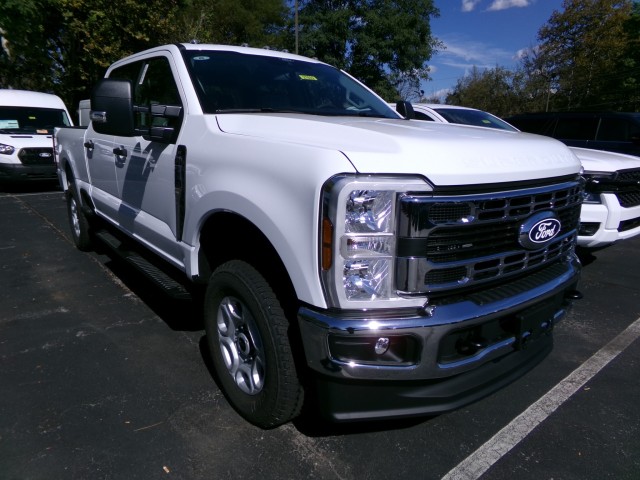 New 2027 Ford F-250 XLT CrewCab 4x4 Truck Crew Cab