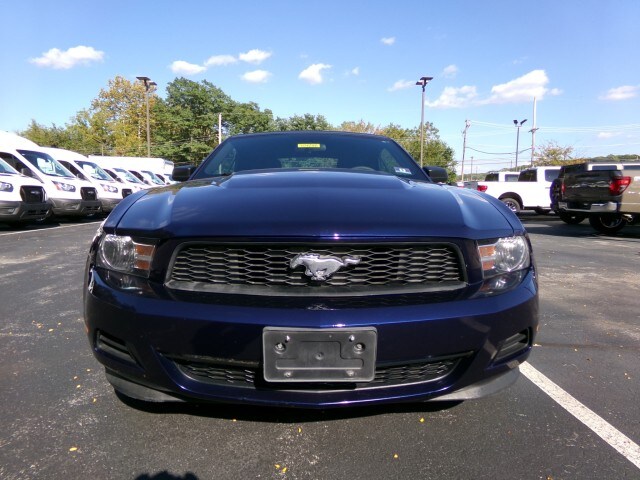 2012 Ford Mustang V6 Convertible photo 3