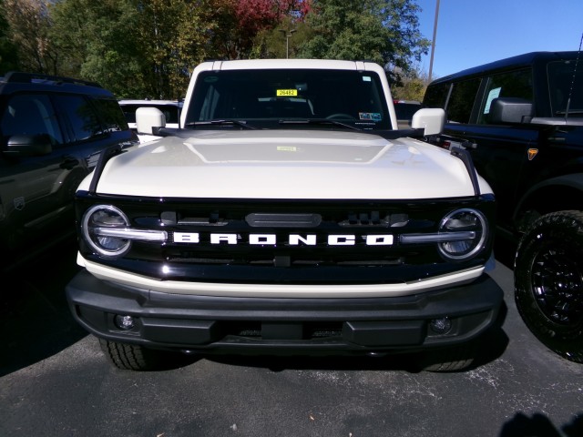 New 2026 Ford Bronco Outer Banks 4x4 SUV