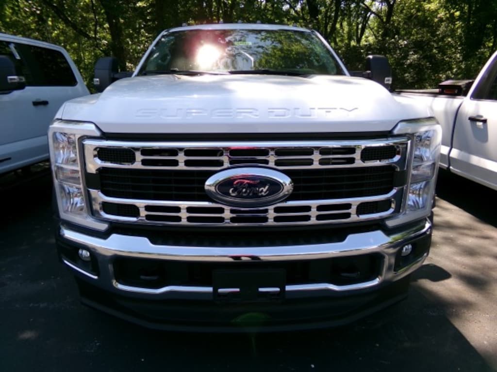 New 2026 Ford F-450 Landscape Dump Body XL CrewCab 4x4 Truck Crew Cab