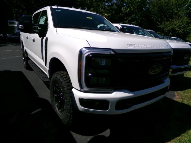 2026 Ford F-250 Lariat Tremor photo 2