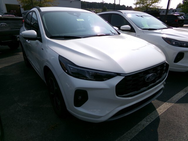 2025 Ford Escape ST-Line Elite photo 3