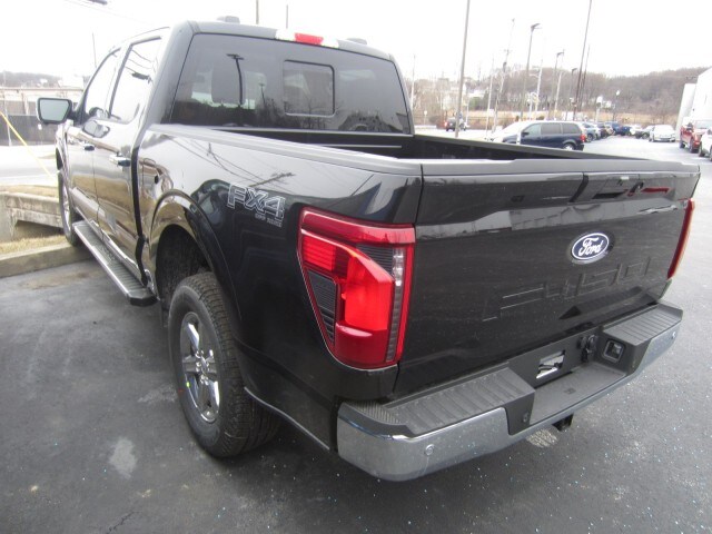 2025 Ford F-150 XLT photo 2