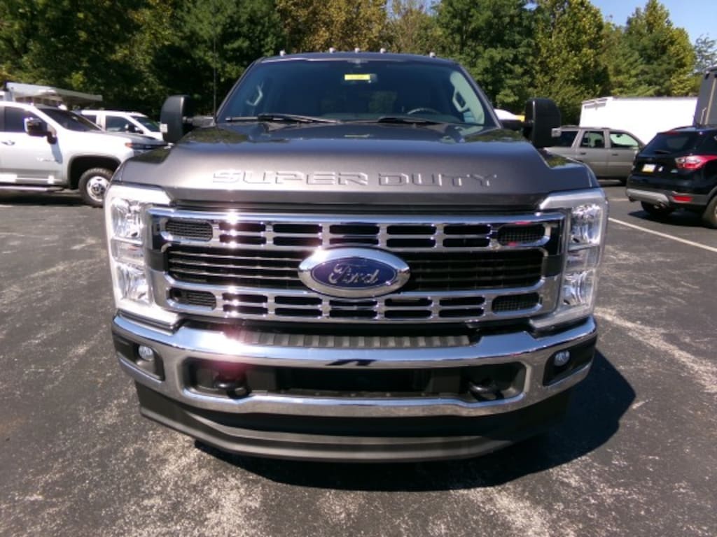 Used 2023 Ford F-250 XLT CrewCab 4x4 Pickup Truck