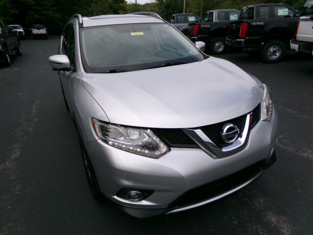 2016 Nissan Rogue SL AWD photo 2