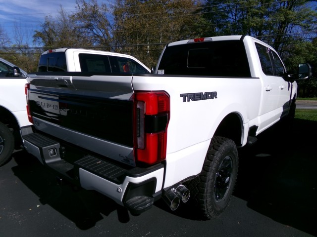 New 2027 Ford F-250 Platinum CrewCab 4x4 Truck Crew Cab