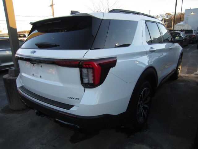 2025 Ford Explorer ST-Line photo 4