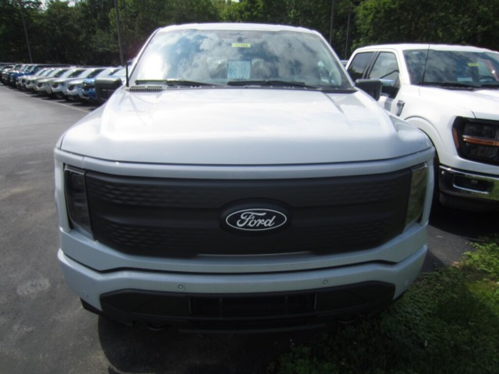 New 2025 Ford F-150 Lightning Flash Extended Range CrewCab 4x4 Truck SuperCrew Cab