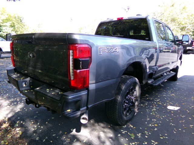 2026 Ford F-250 Lariat photo 4
