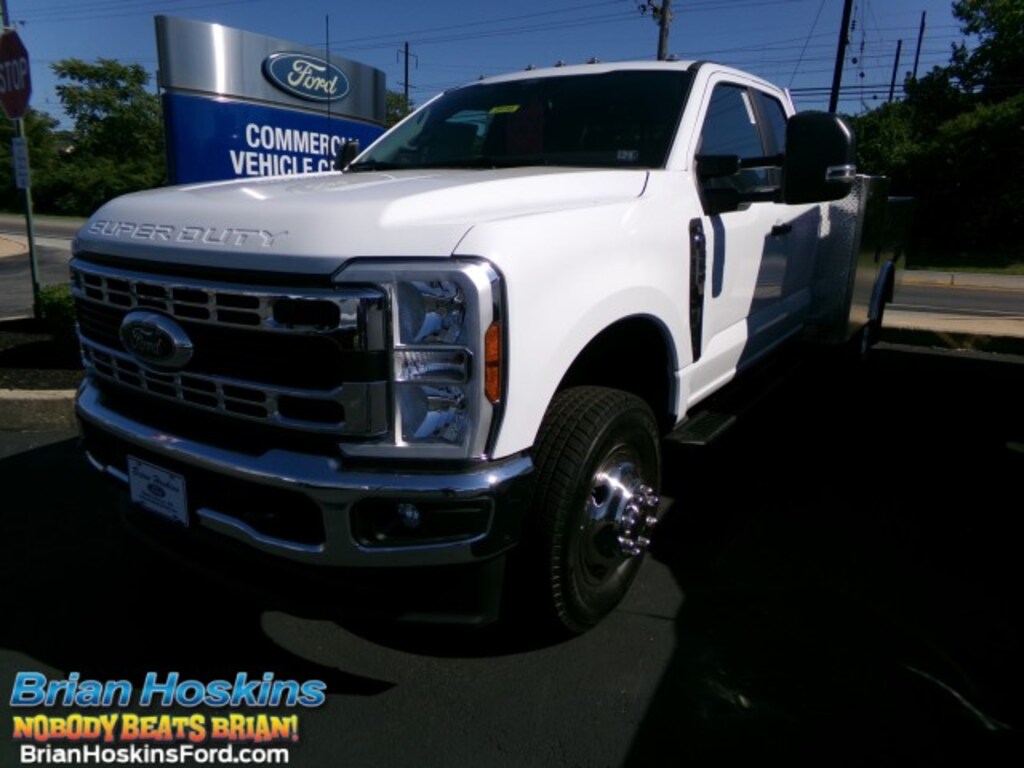 New 2025 Ford F-350 Gooseneck Utility Service Body XL SuperCab 4x4 Truck Super Cab