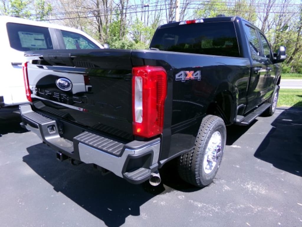 New 2026 Ford F-250 XLT CrewCab 4x4 Truck Crew Cab