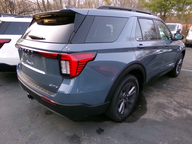 2026 Ford Explorer photo 3