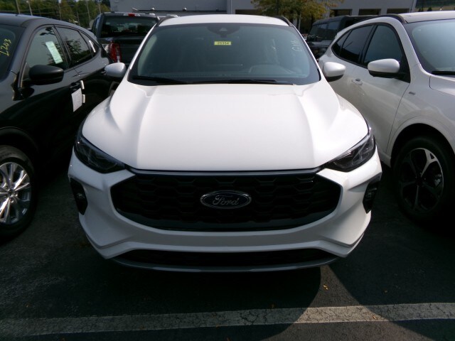 2025 Ford Escape ST-Line Elite photo 2