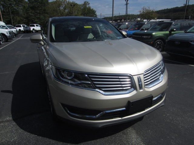 Used 2017 Lincoln MKX Reserve with VIN 2LMPJ6LR5HBL38660 for sale in Coatesville, PA