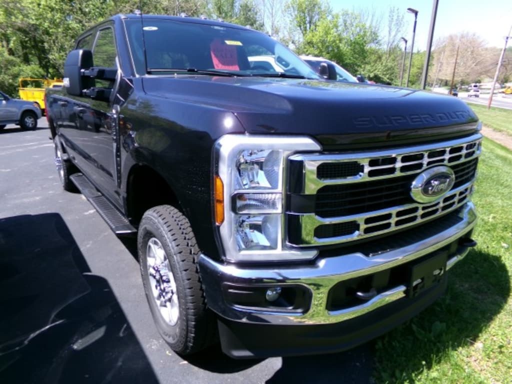 New 2026 Ford F-250 XLT CrewCab 4x4 Truck Crew Cab