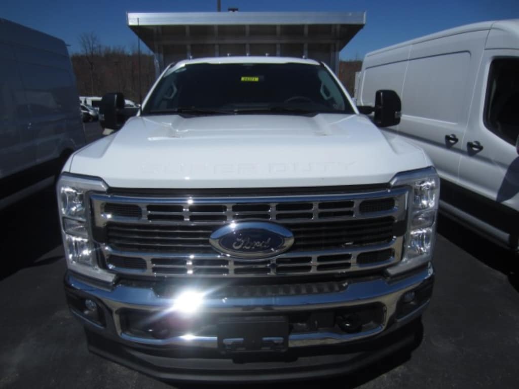 New 2024 Ford F-350 Landscape Dump Body XL SuperCab 4x4 Truck Super Cab