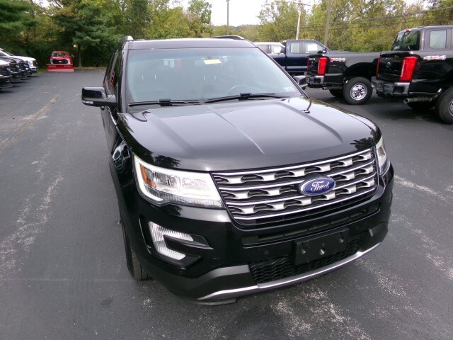 2017 Ford Explorer XLT photo 2