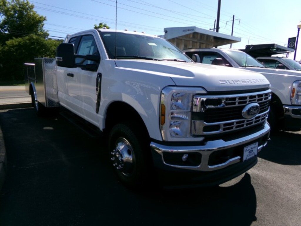 New 2025 Ford F-350 Gooseneck Utility Service Body XL SuperCab 4x4 Truck Super Cab