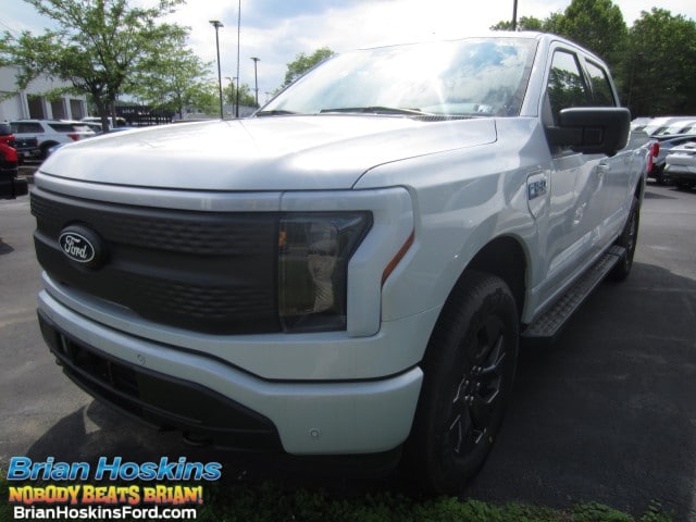 2025 Ford F-150 Lightning Flash's photo