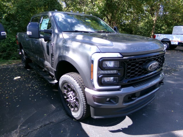 2026 Ford F-250 Lariat photo 3