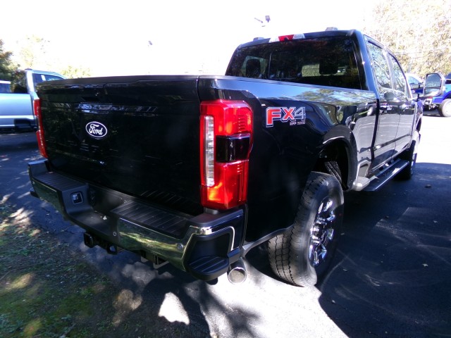 New 2027 Ford F-250 Lariat CrewCab 4x4 Truck Crew Cab