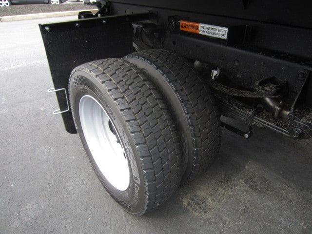 2025 Ford F-550 Super Duty Chassis Cab XL - Photo 5