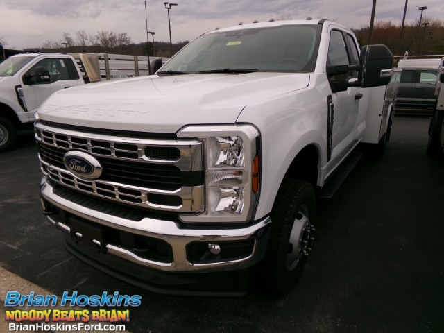 2026 Ford F-350 XL 4x4 SuperCab 168-In DRW's photo