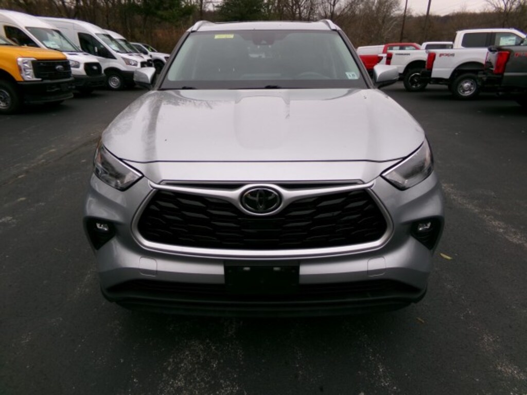 Used 2022 Toyota Highlander XLE AWD SUV