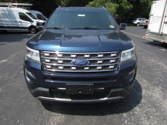 2017 Ford Explorer XLT photo 3