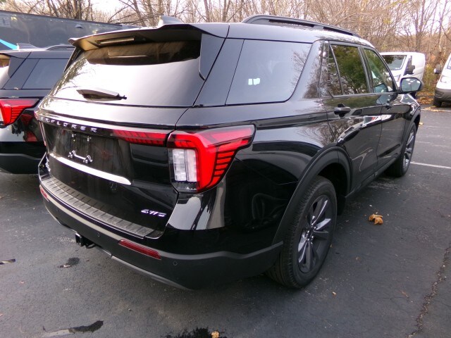 2026 Ford Explorer photo 4