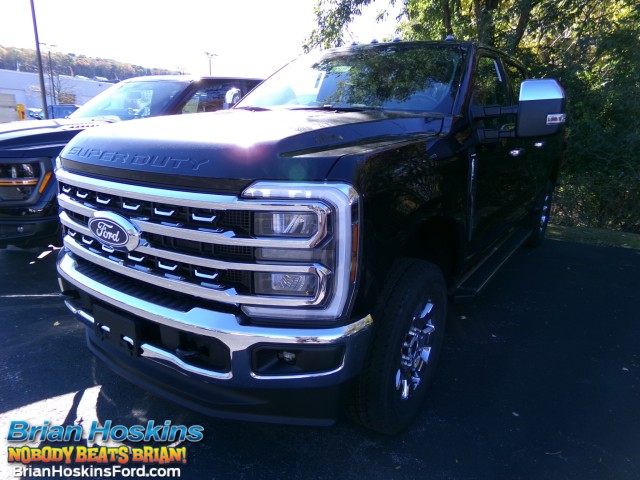 New 2027 Ford F-250 Lariat CrewCab 4x4 Truck Crew Cab