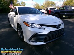 2022 Toyota Camry Hybrid XLE Sedan