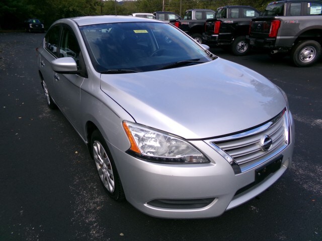 2013 Nissan Sentra SV photo 2